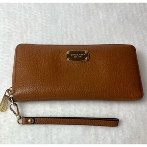 Michael Kors Brown Jetset Travel  Wristlet Wallet